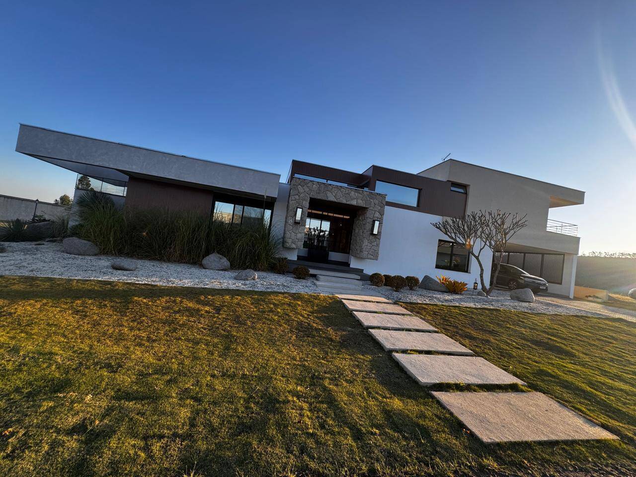 Casa, 3 quartos, 290 m² - Foto 1