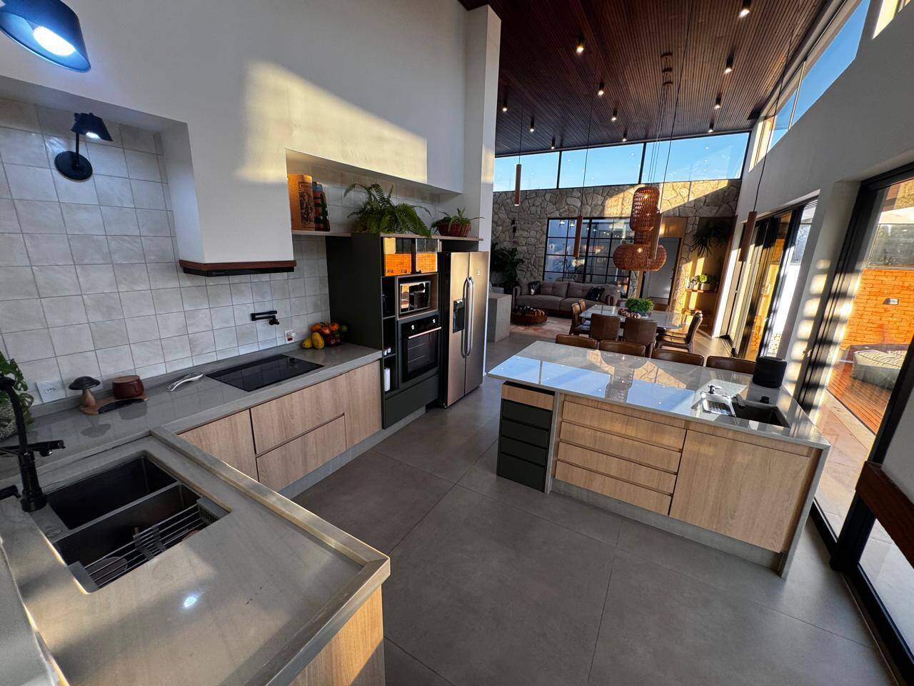 Casa, 3 quartos, 290 m² - Foto 2