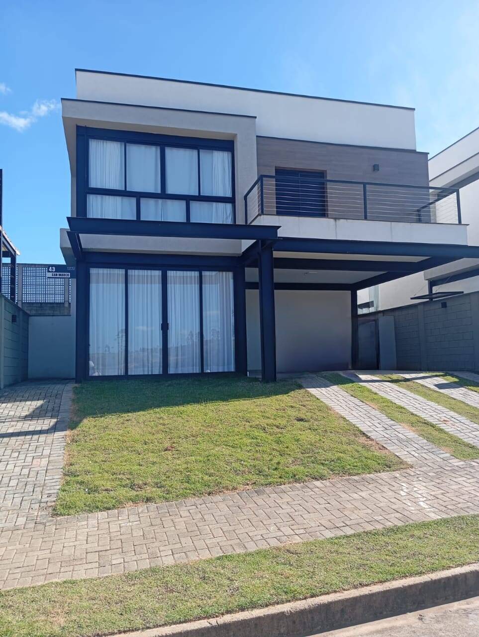 Casa, 4 quartos, 231 m² - Foto 1