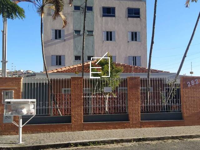 #900 - Casa para Venda em Poços de Caldas - MG