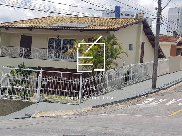 #1301 - Casa para Venda em Poços de Caldas - MG